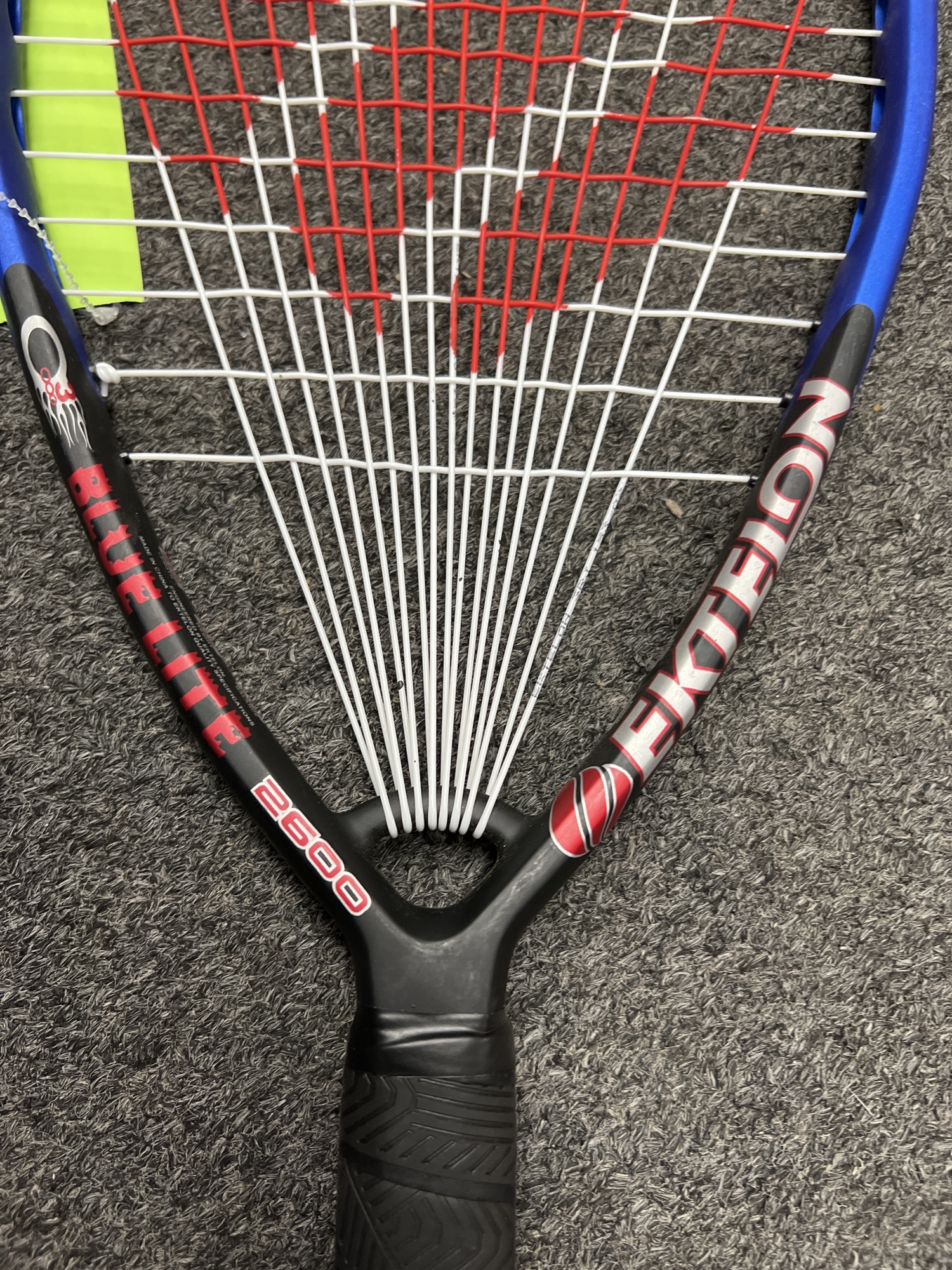 Unraveling Racquetball Racquet Grip Shape: Enhancing Performance and Comfort插图