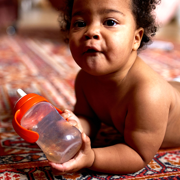 toddler  drink water